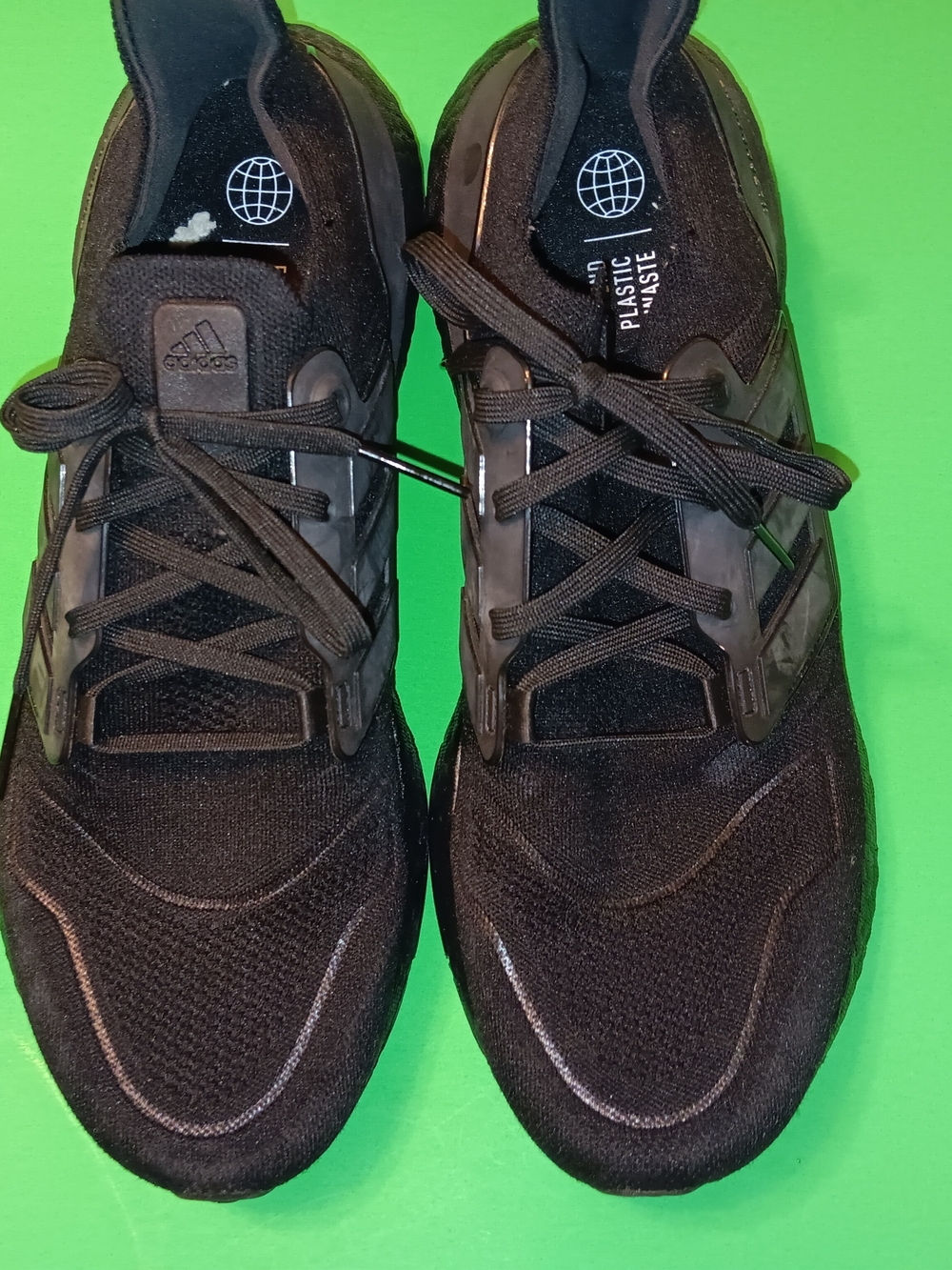 Adidas UltraBoost 22 Running Shoes (GZ0127) Preowned Triple Black Men's Sz 12 - Picture 4 of 12